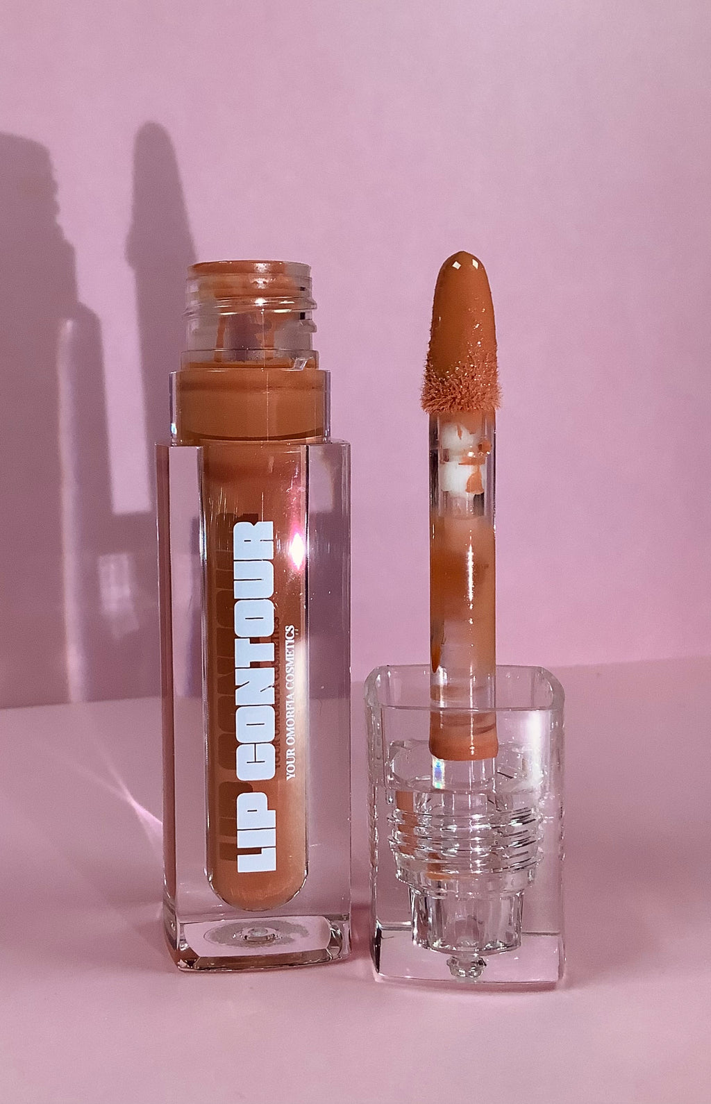 Lip contour