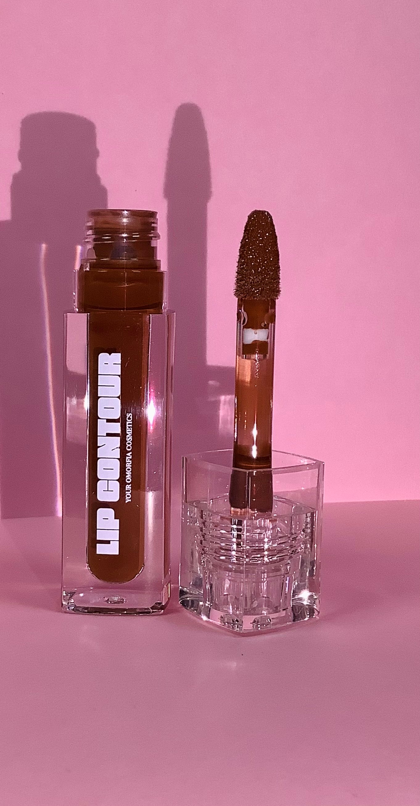 Lip contour