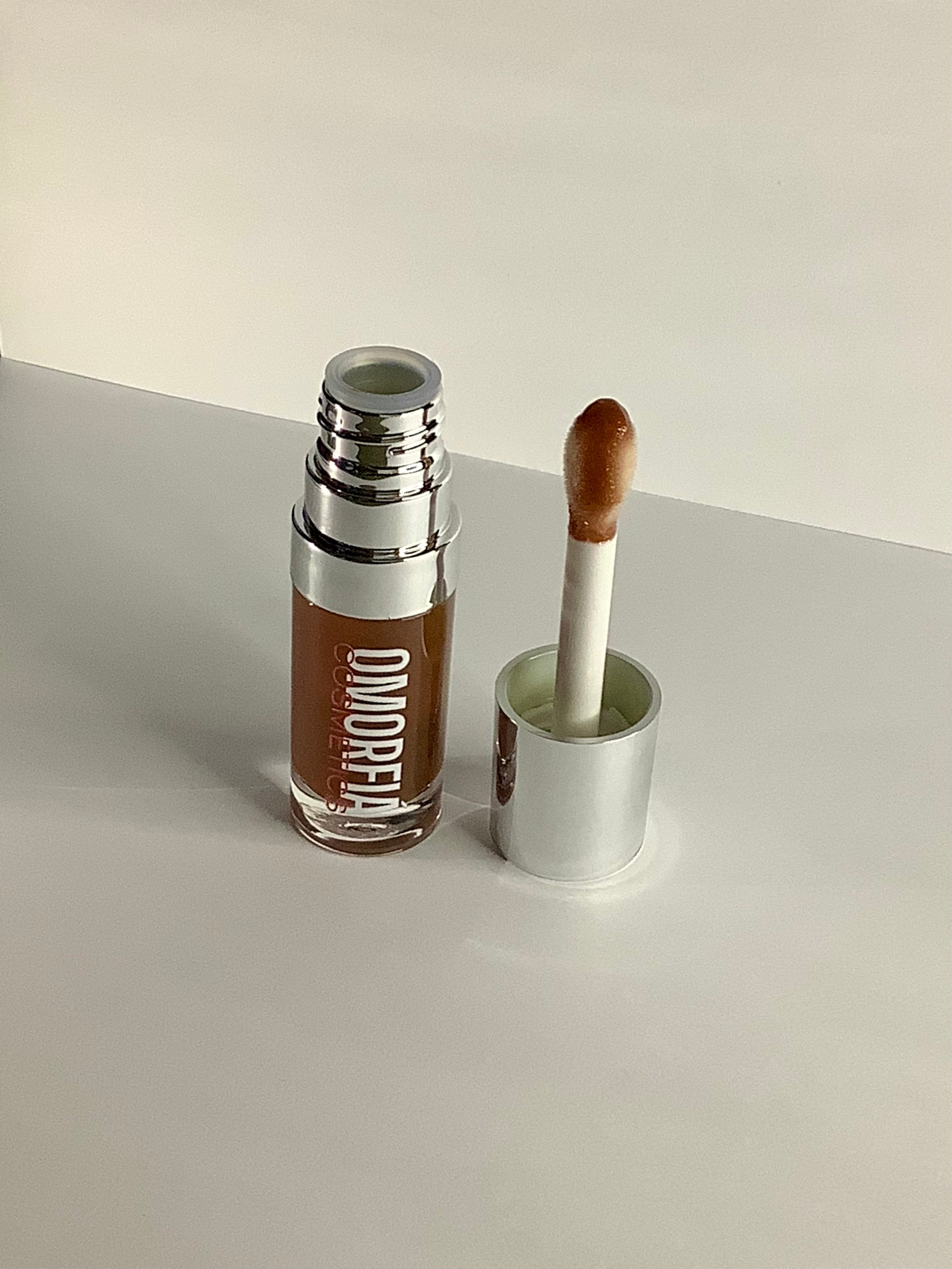 Lip plumping oils